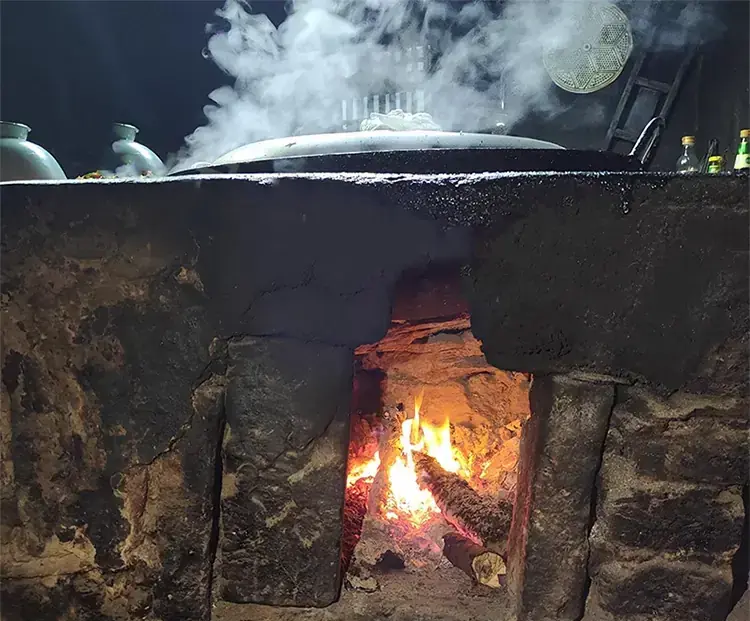 The heart of the stove for burning firewood 百草霜 锅底灰 锅巴烟子 中药材百草霜200克 | 山子堂